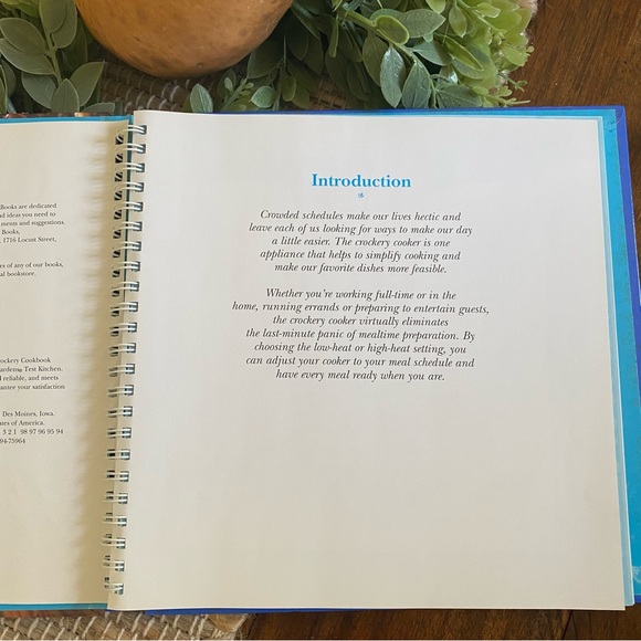 CROCKERY COOKBOOK by BETTER HOMES & GARDEN Homemade Dishes for Your Crockpot - Picture 3 of 5